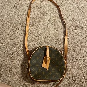 lv handbag boite chapeau souple